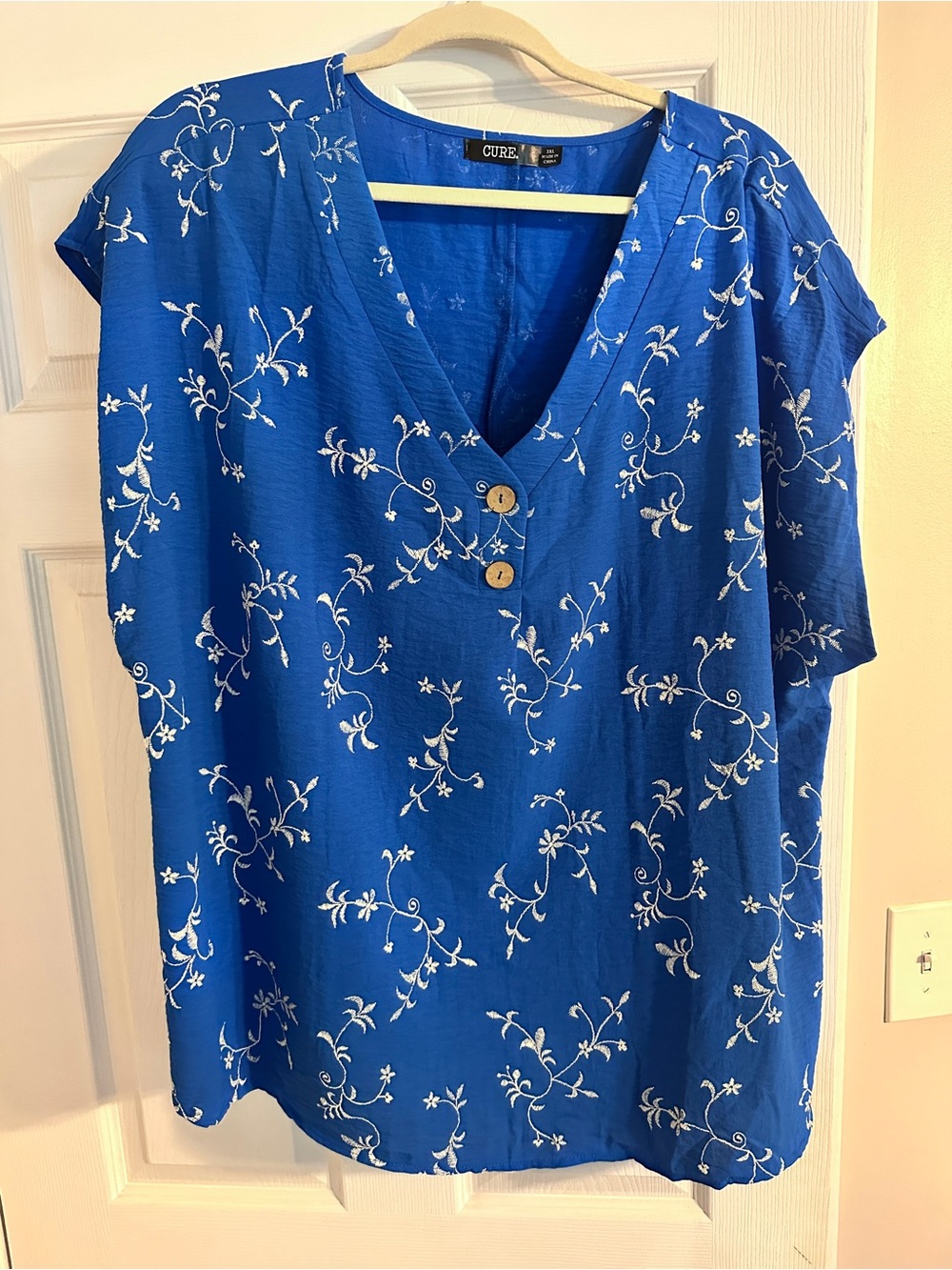 Curel Blue Floral V-Neck Button Tunic Top